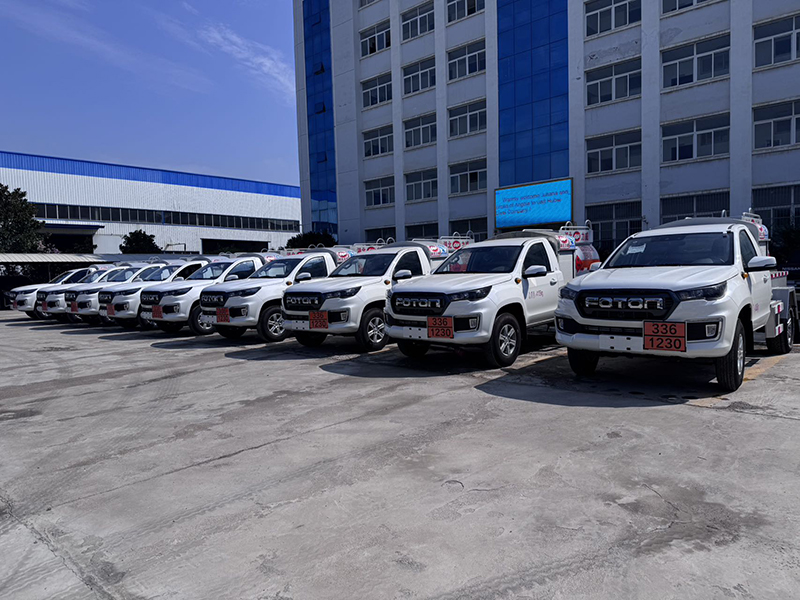 HLW5041GRYBJ6型易燃液体罐式运输车图片